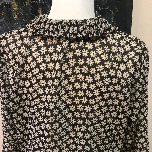 ELBONNY Womens Sheer Long Sleeve Top w/Button Front Ruffles and pockets-Size L - Picture 7 of 8